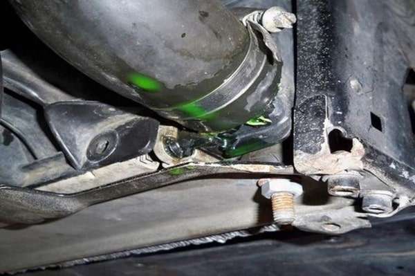 Nguyên nhân khiến ô tô hao nước làm mát